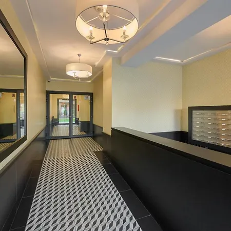 Chique For A Big Family With 2 Parking Spaces By Renters * Wrocław