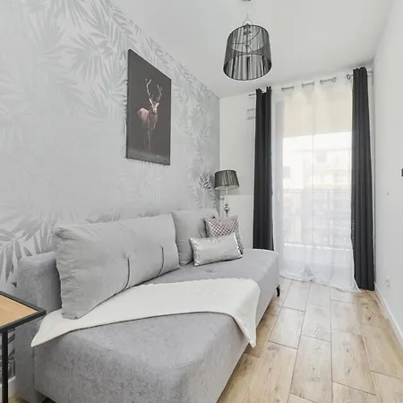 Chique For A Big Family With 2 Parking Spaces By Renters Wrocław