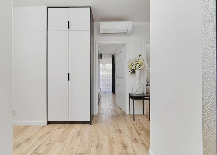 Chique For A Big Family With 2 Parking Spaces By Renters Vratislav