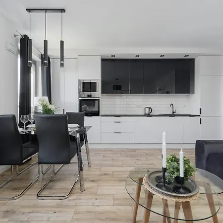 Chique For A Big Family With 2 Parking Spaces By Renters * Wrocław