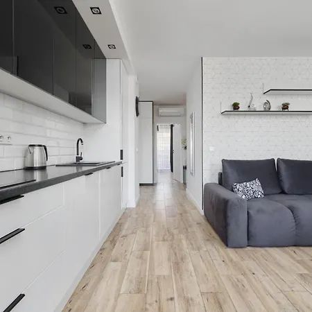 Chique For A Big Family With 2 Parking Spaces By Renters * Wrocław