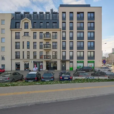 Chique For A Big Family With 2 Parking Spaces By Renters Appartement