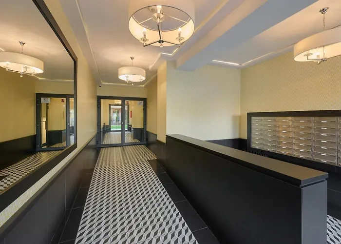 Chique For A Big Family With 2 Parking Spaces By Renters * Breslavia